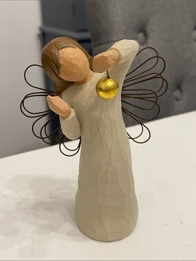 Willow Tree "Angel of Wonder" Holding a Gold Bulb Ornament